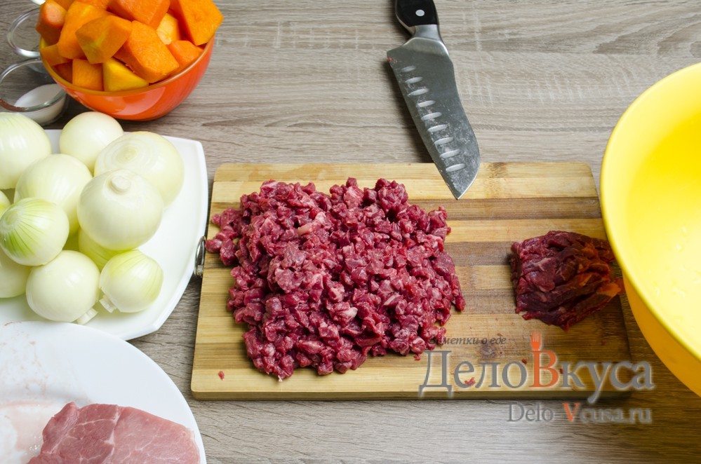 Шаг 11 приготовления Манты с мясом и тыквой в мультиварке