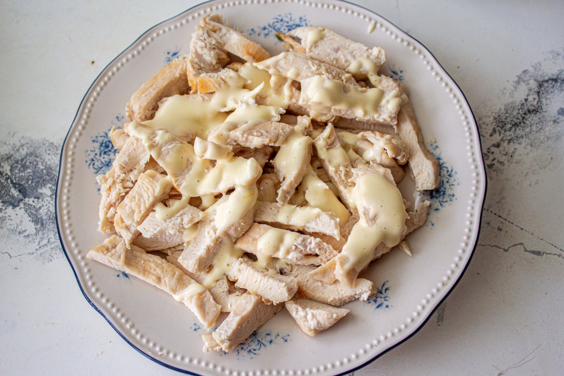 Шаг 7 приготовления Салат с баклажанами и курицей «Обжора»