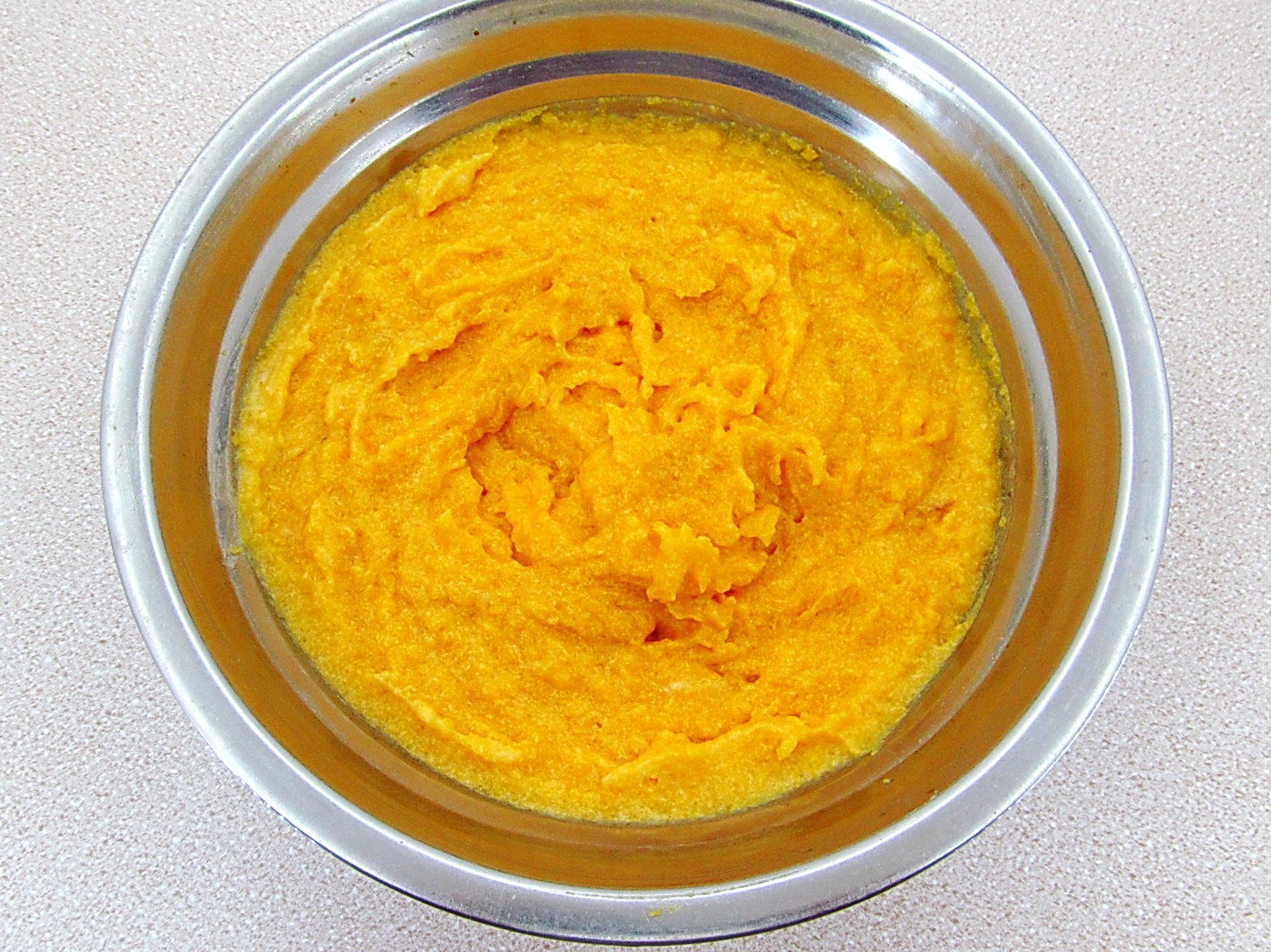 Шаг 8 приготовления Нежный тыквенный крем с курагой и сливками