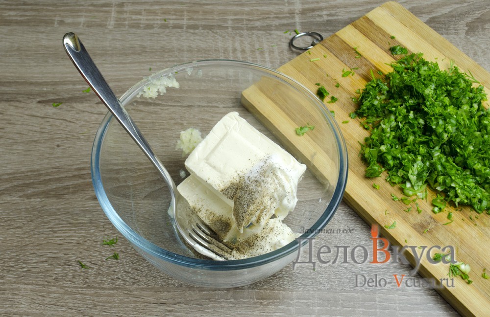 Шаг 2 приготовления Закуска из помидоров и плавленого сырка