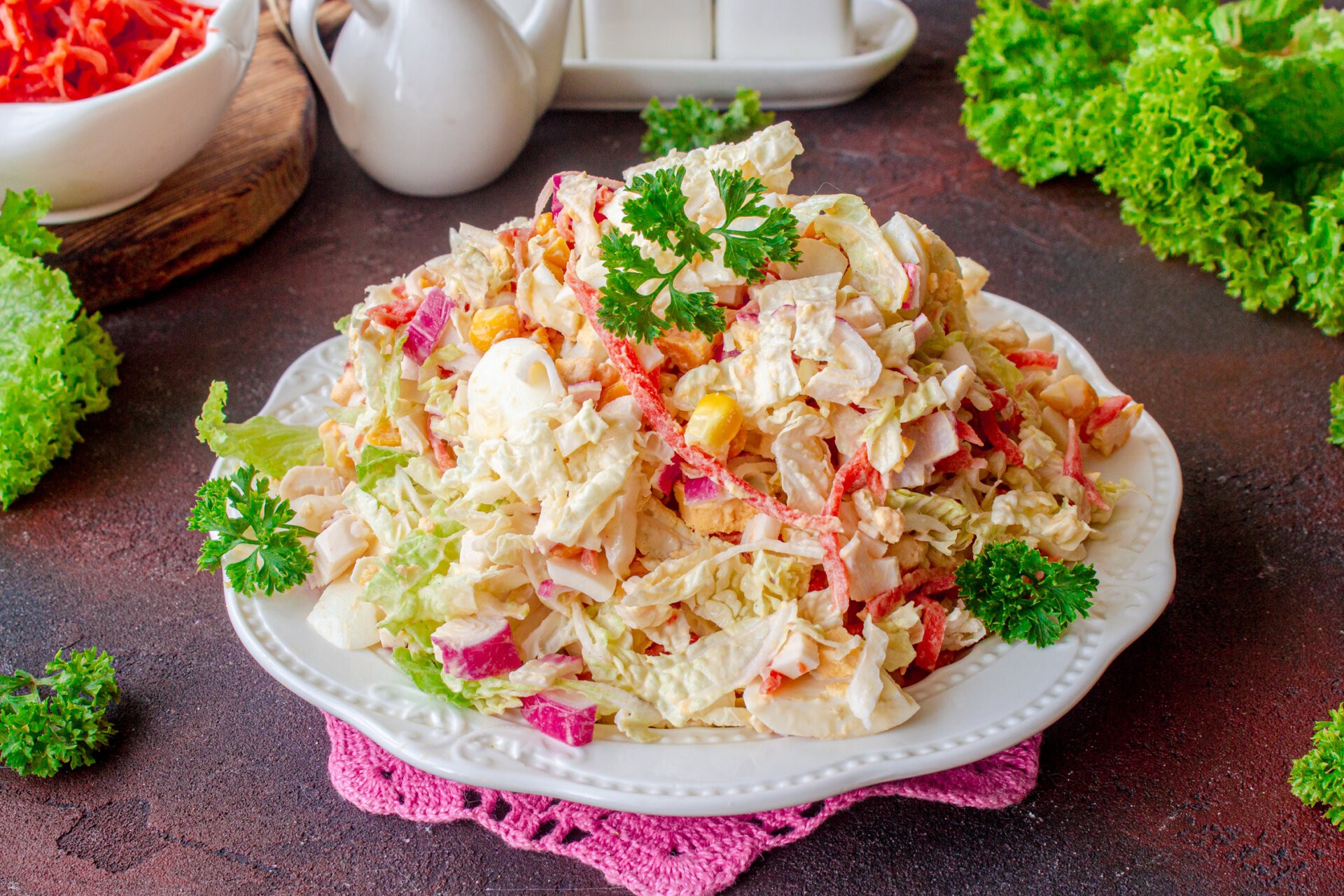 Шаг 6 приготовления Крабовый салат с пекинской капустой и морковью по-корейски