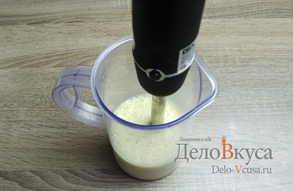 Шаг 2 приготовления Молочный коктейль с бананом и мороженым