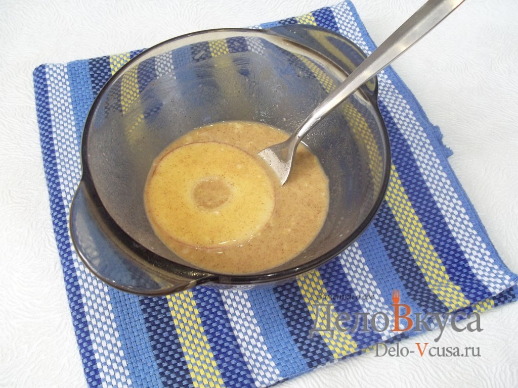 Шаг 5 приготовления Яблоки в кляре с корицей
