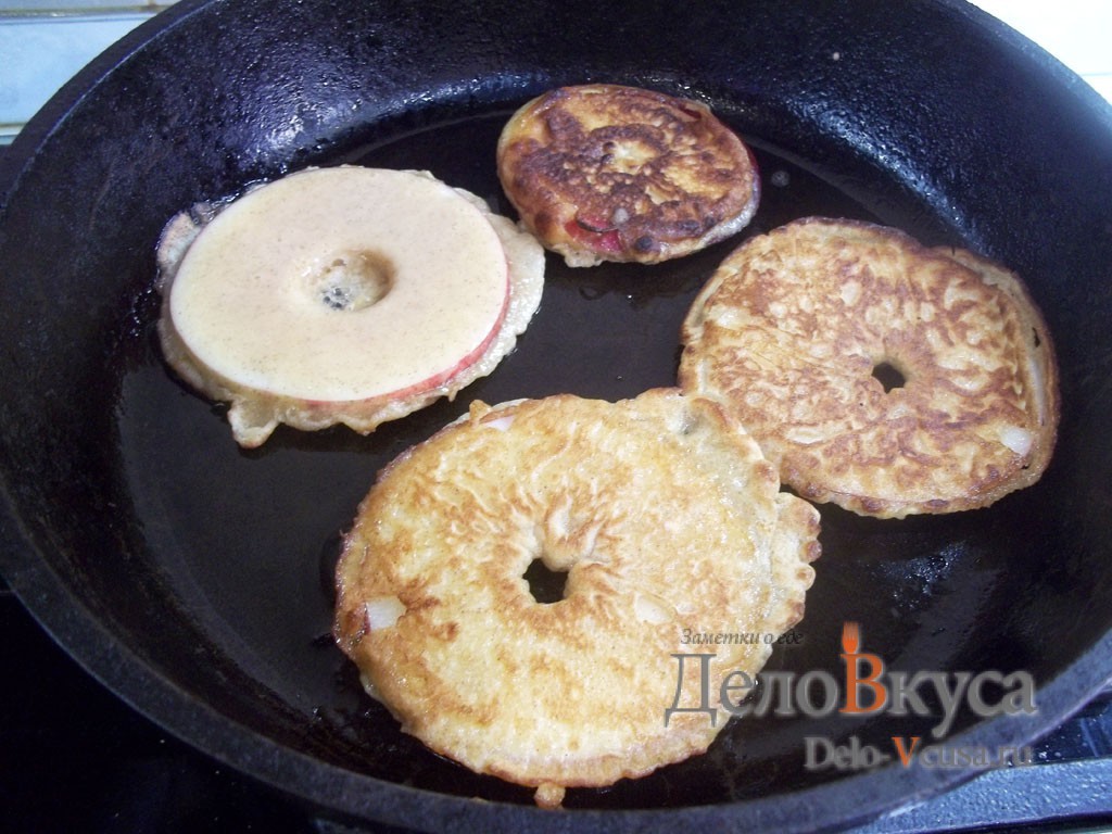 Шаг 6 приготовления Яблоки в кляре с корицей
