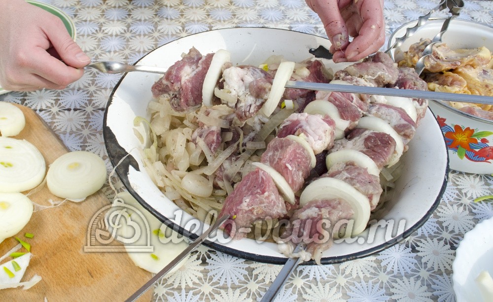 Шаг 9 приготовления Шашлык из свинины в луковом маринаде