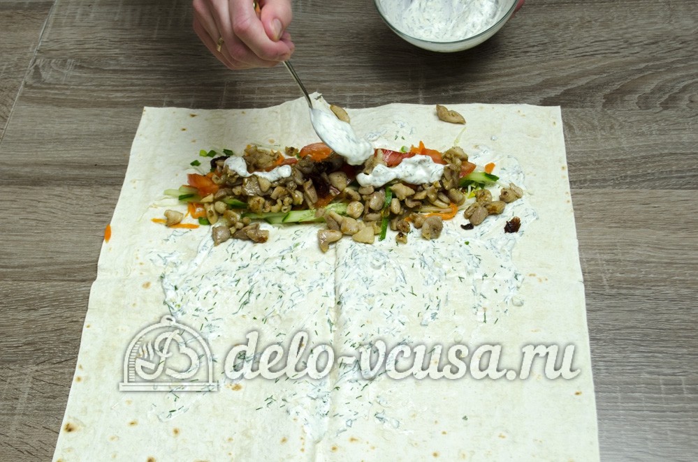 Шаг 22 приготовления Шаурма с курицей в домашних условиях