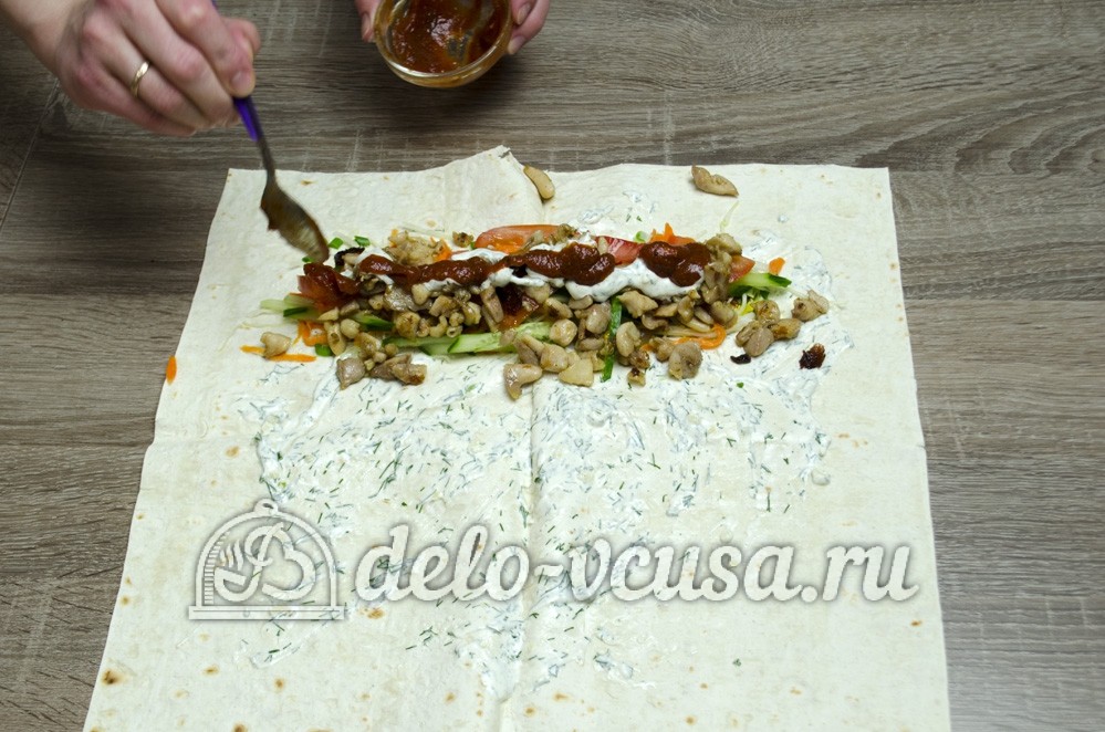 Шаг 23 приготовления Шаурма с курицей в домашних условиях
