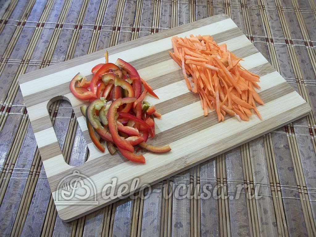 Шаг 2 приготовления Тушеная капуста с копченым мясом