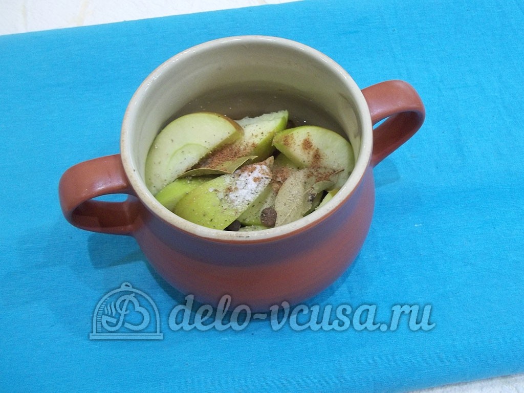 Шаг 6 приготовления Свинина в горшочке с яблоками