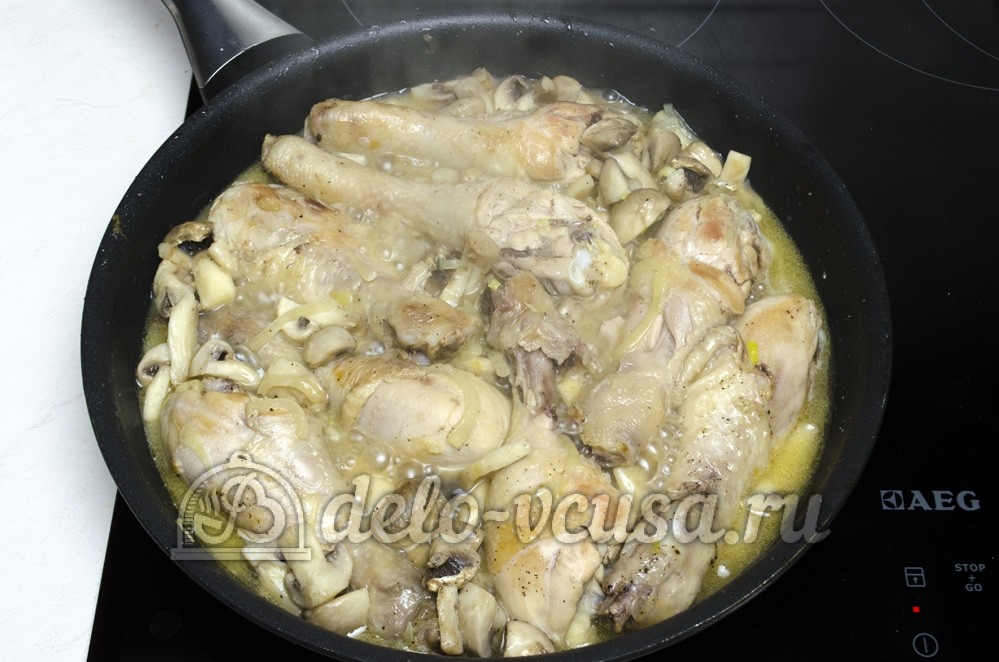 Шаг 11 приготовления Курица с грибами в сливочном соусе