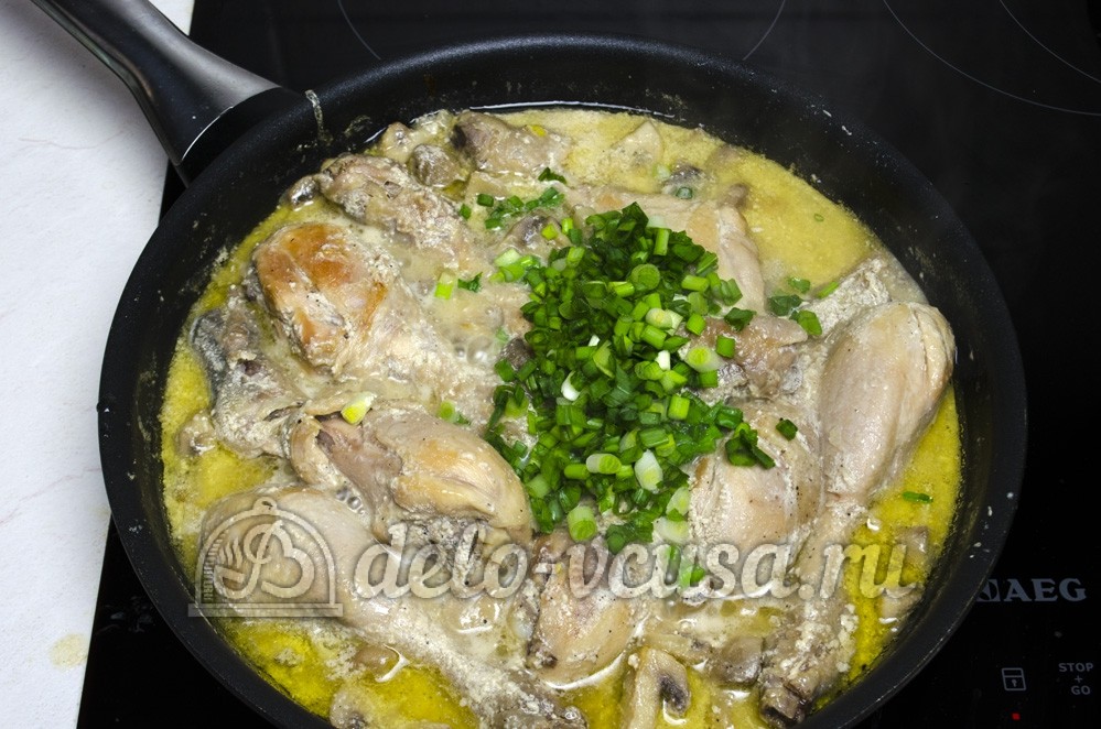 Шаг 12 приготовления Курица с грибами в сливочном соусе