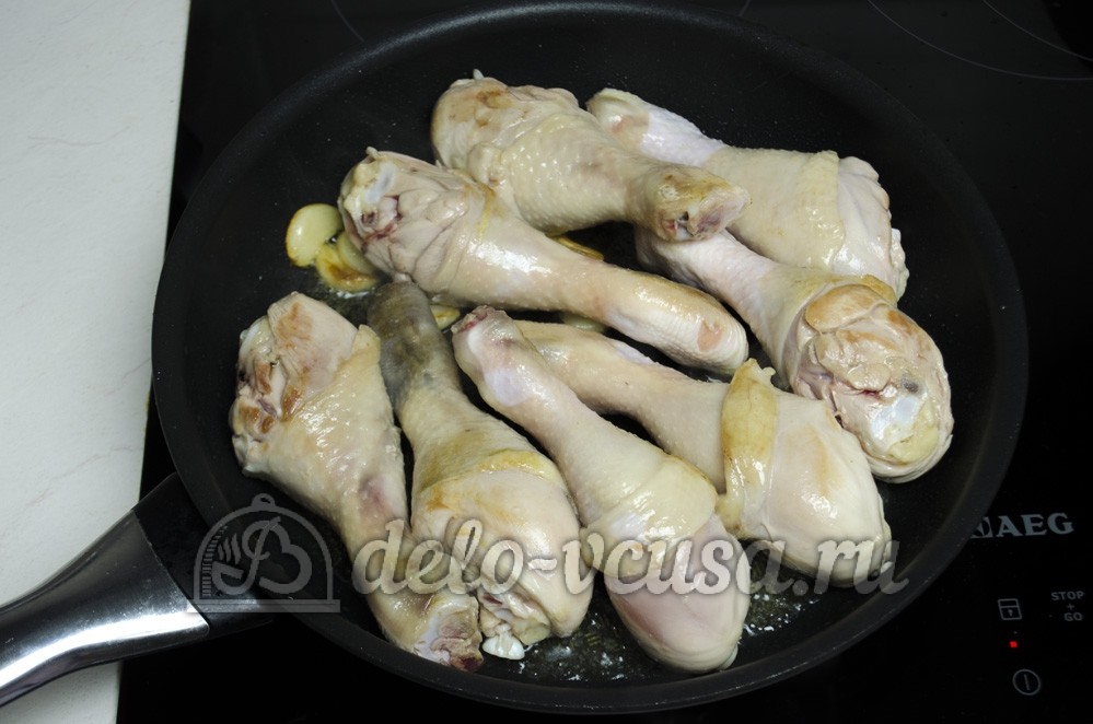 Шаг 5 приготовления Курица с грибами в сливочном соусе