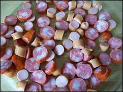 Шаг 10 приготовления Рисовая запеканка с сосисками и брынзой