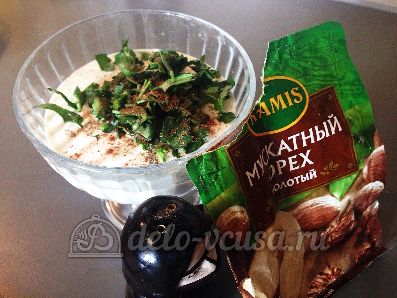 Шаг 10 приготовления Курица с ананасами и грибами под сыром