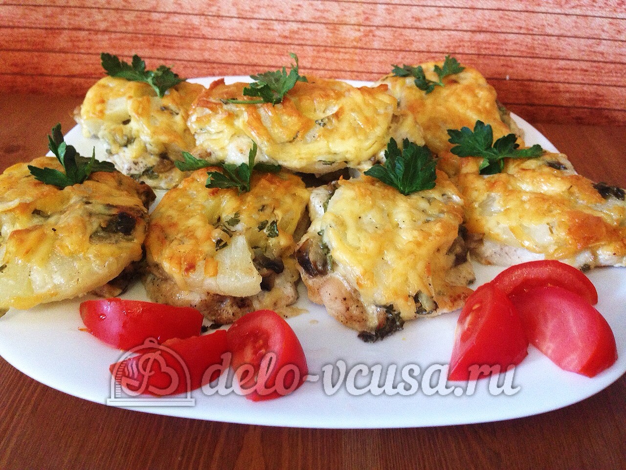 Шаг 15 приготовления Курица с ананасами и грибами под сыром