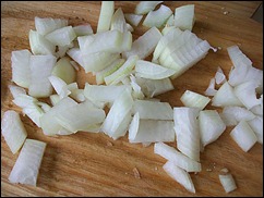 Шаг 19 приготовления Куриные рулетики с сырной начинкой запеченные с картошкой под сливочным соусом