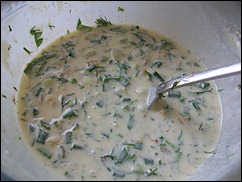 Шаг 25 приготовления Куриные рулетики с сырной начинкой запеченные с картошкой под сливочным соусом