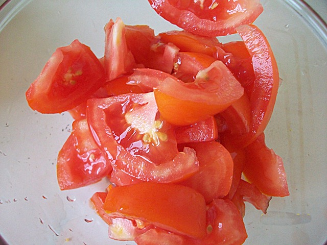 Шаг 4 приготовления Макароны с курицей и баклажанами. Паста с соусом из курицы и овощей