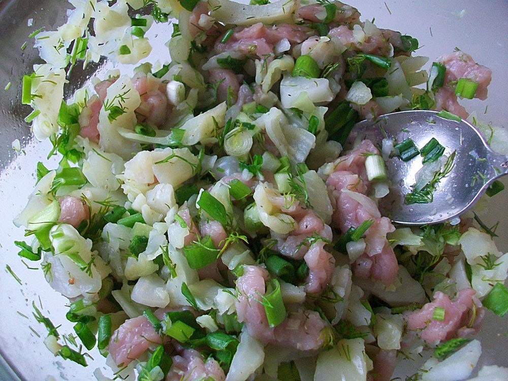 Шаг 6 приготовления Оладушки с капустой, свининой и зеленью
