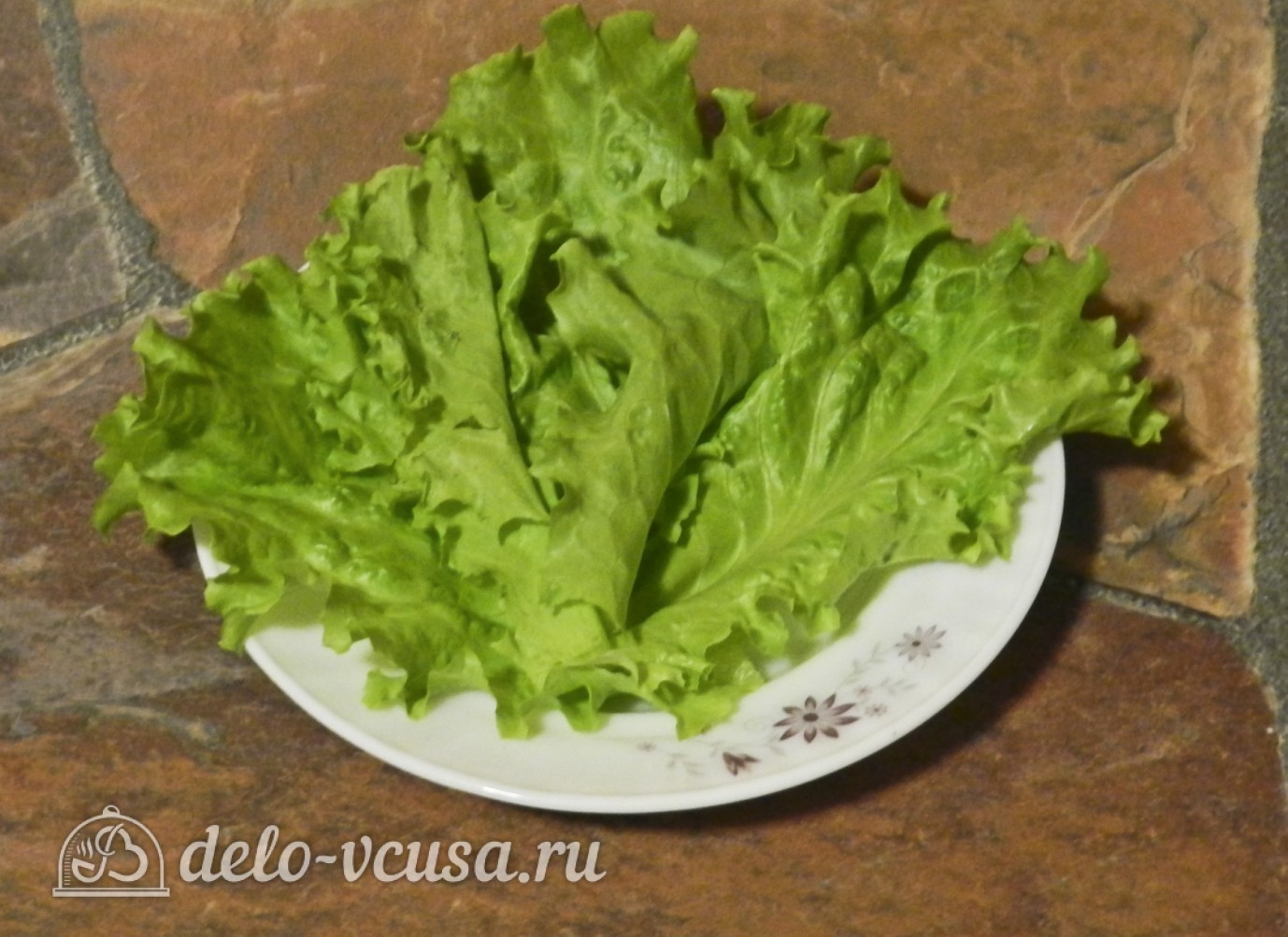 Шаг 11 приготовления Салат с креветками, кукурузой и яйцом