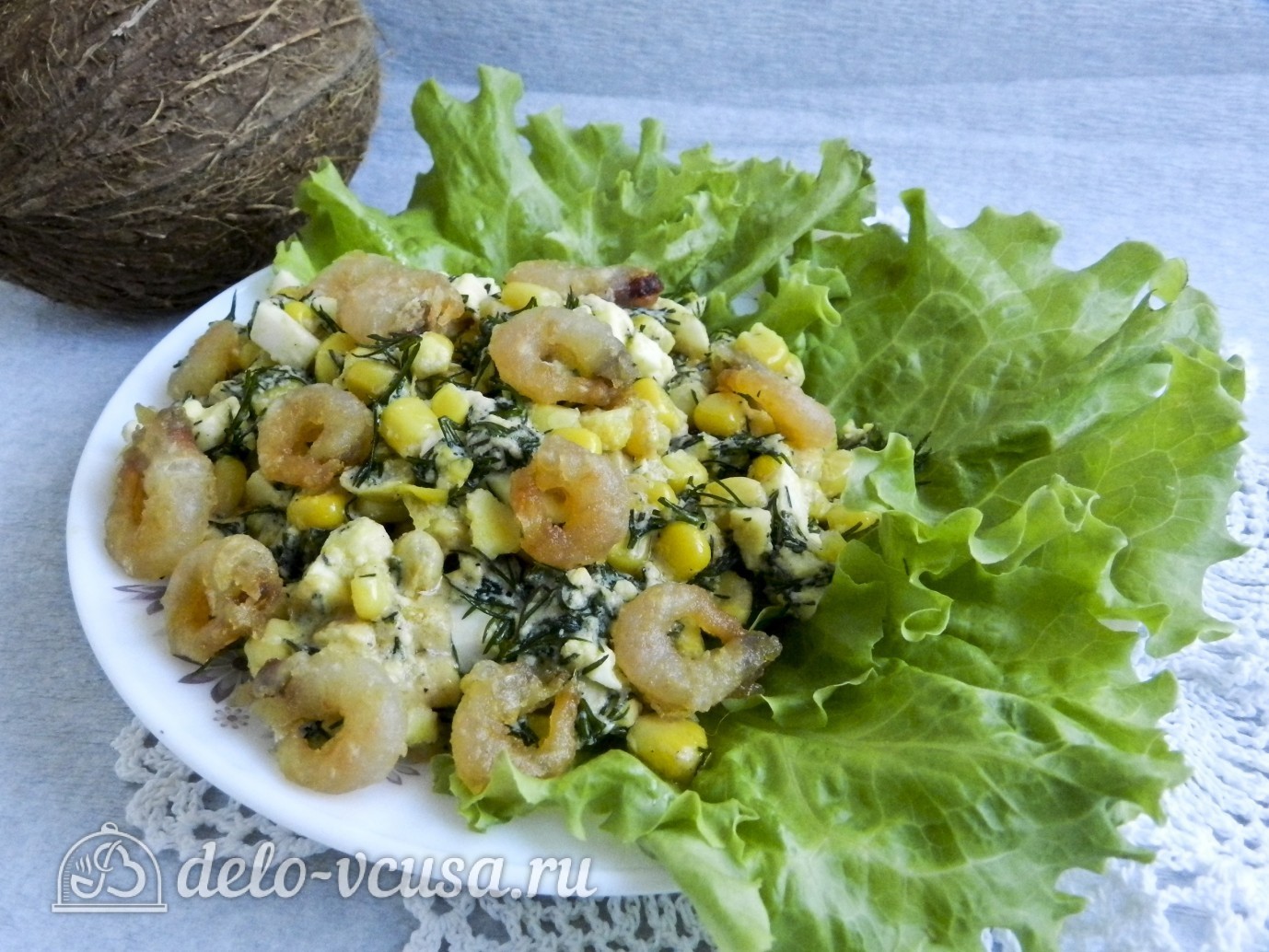 Шаг 13 приготовления Салат с креветками, кукурузой и яйцом