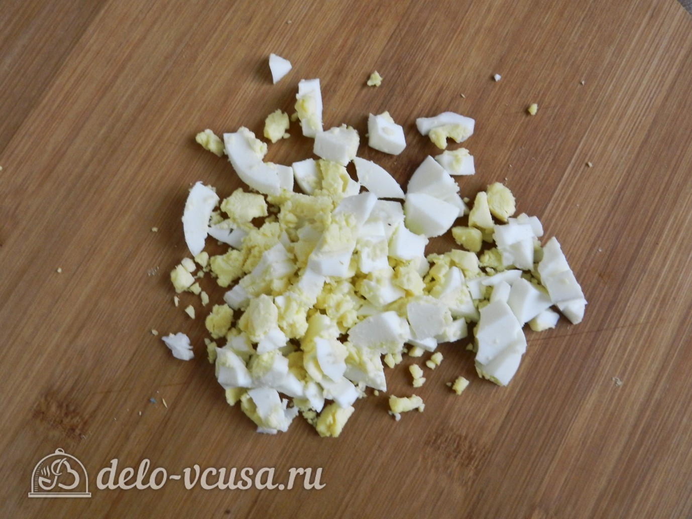 Шаг 6 приготовления Салат с креветками, кукурузой и яйцом