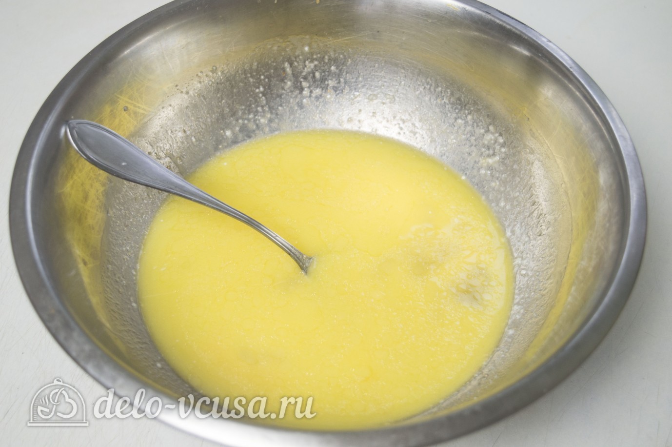 Шаг 2 приготовления Булка-плетенка
