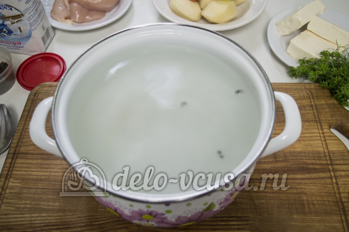 Шаг 1 приготовления Сырный суп с куриным филе