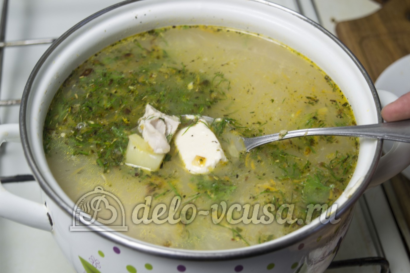 Шаг 9 приготовления Сырный суп с куриным филе