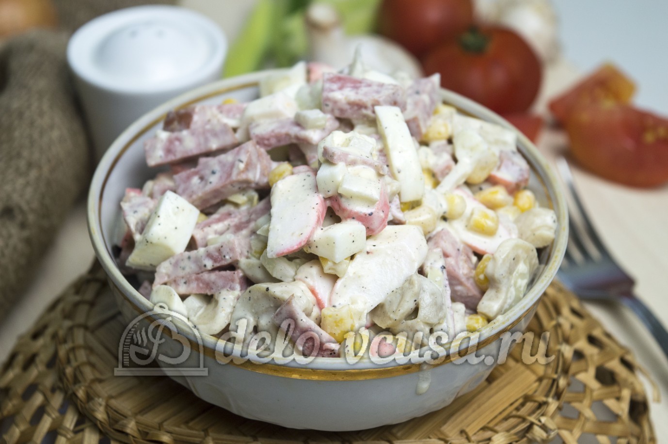 Обложка рецепта Салат с шампиньонами и колбасой