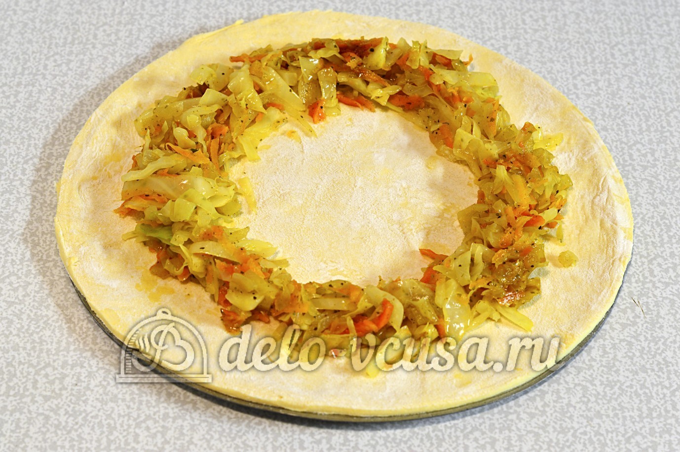 Шаг 8 приготовления Пирог с капустой и морковью