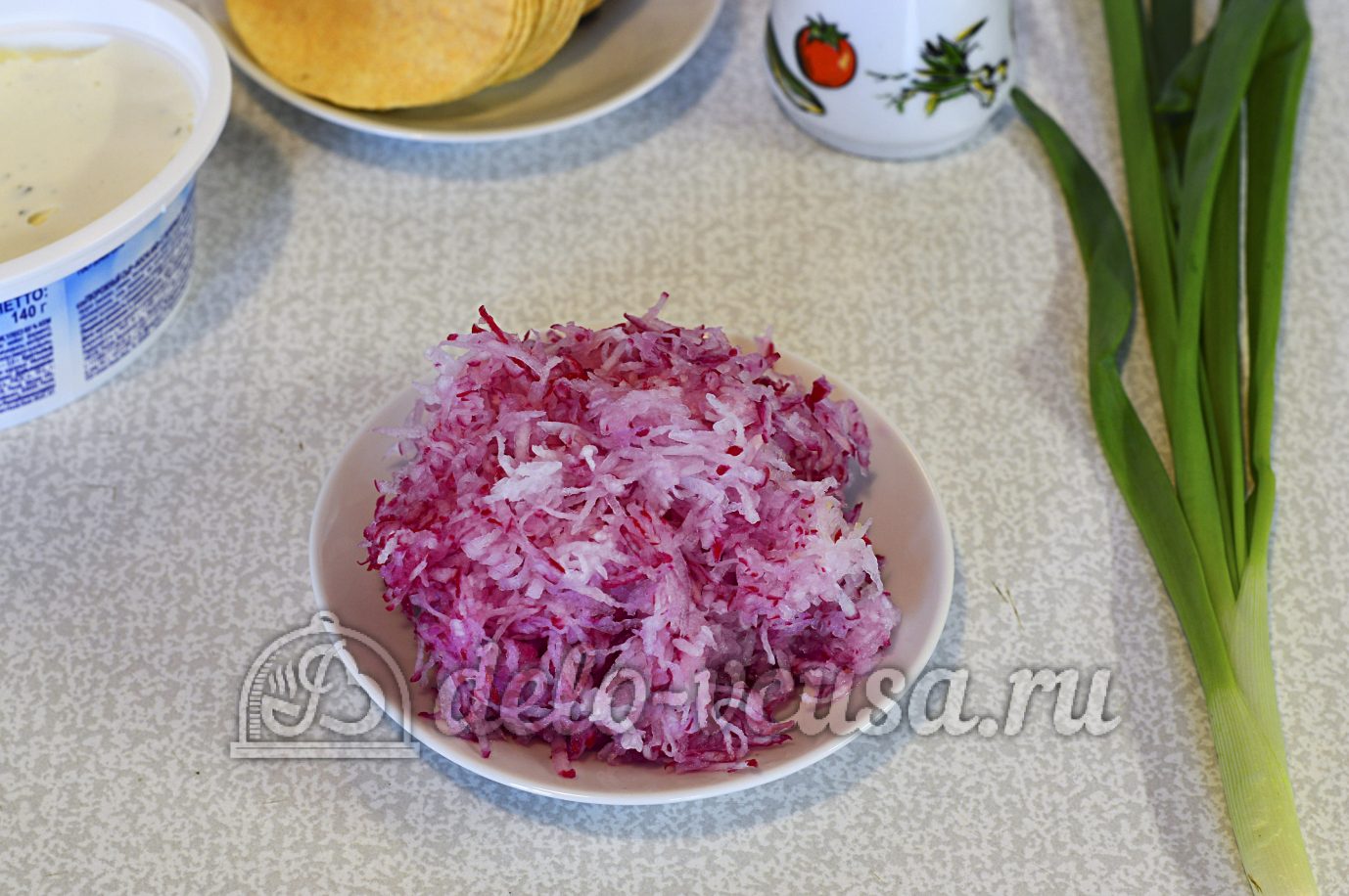 Шаг 1 приготовления Закуска на чипсах с творожным сыром