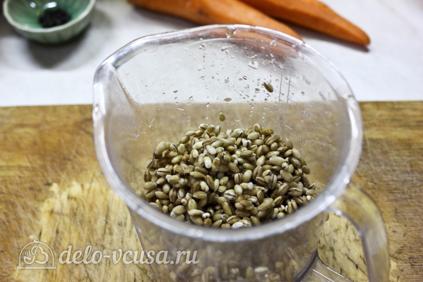 Шаг 1 приготовления Курица с перловкой в горшочках