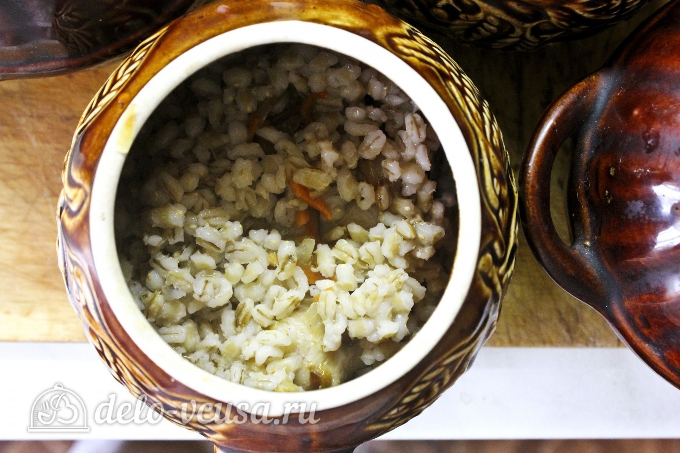 Шаг 10 приготовления Курица с перловкой в горшочках