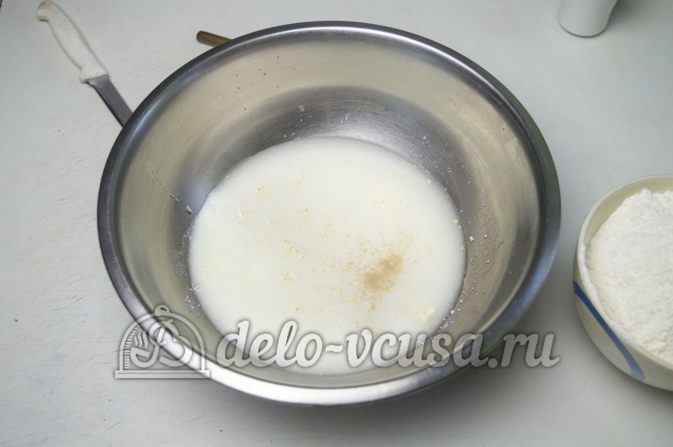 Шаг 1 приготовления Дрожжевые булочки с джемом