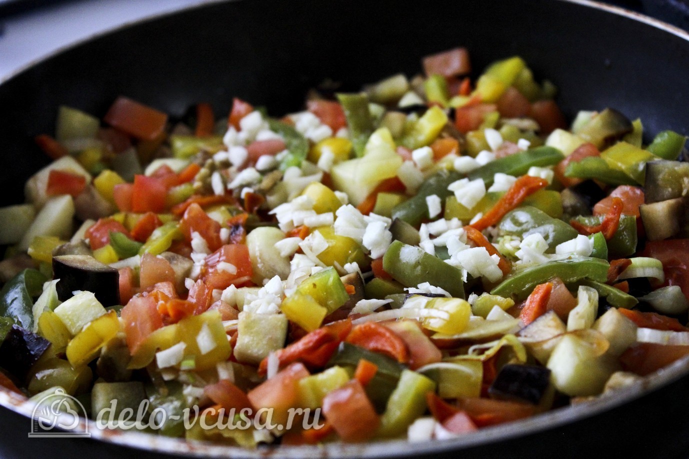 Шаг 11 приготовления Курица с овощами в горшочках