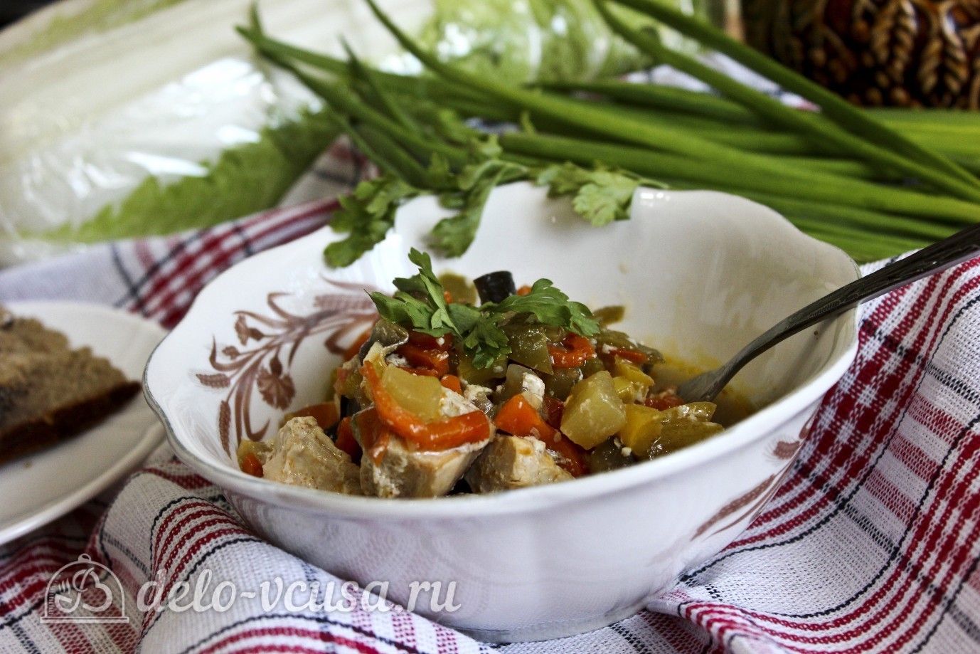 Шаг 15 приготовления Курица с овощами в горшочках