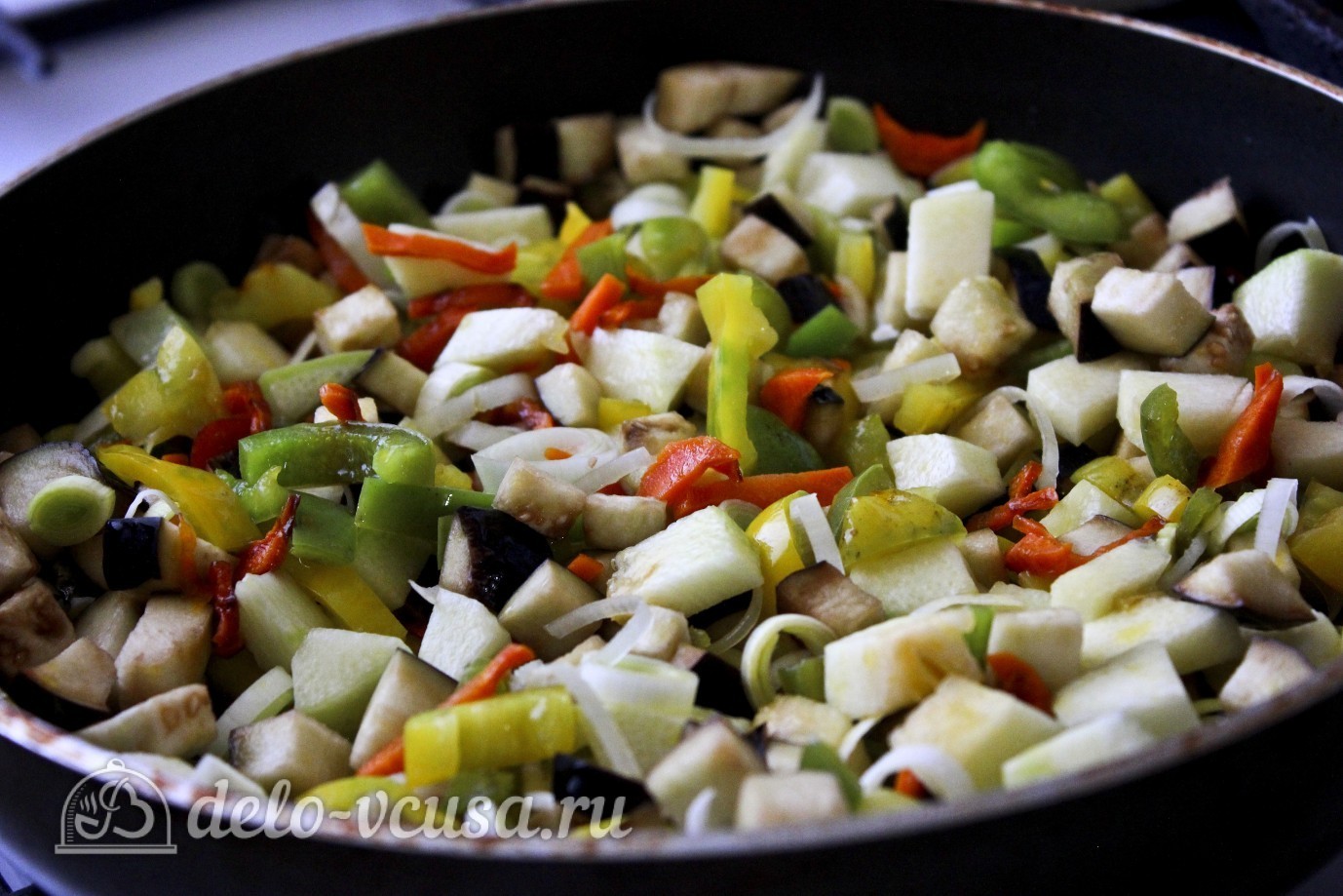 Шаг 9 приготовления Курица с овощами в горшочках