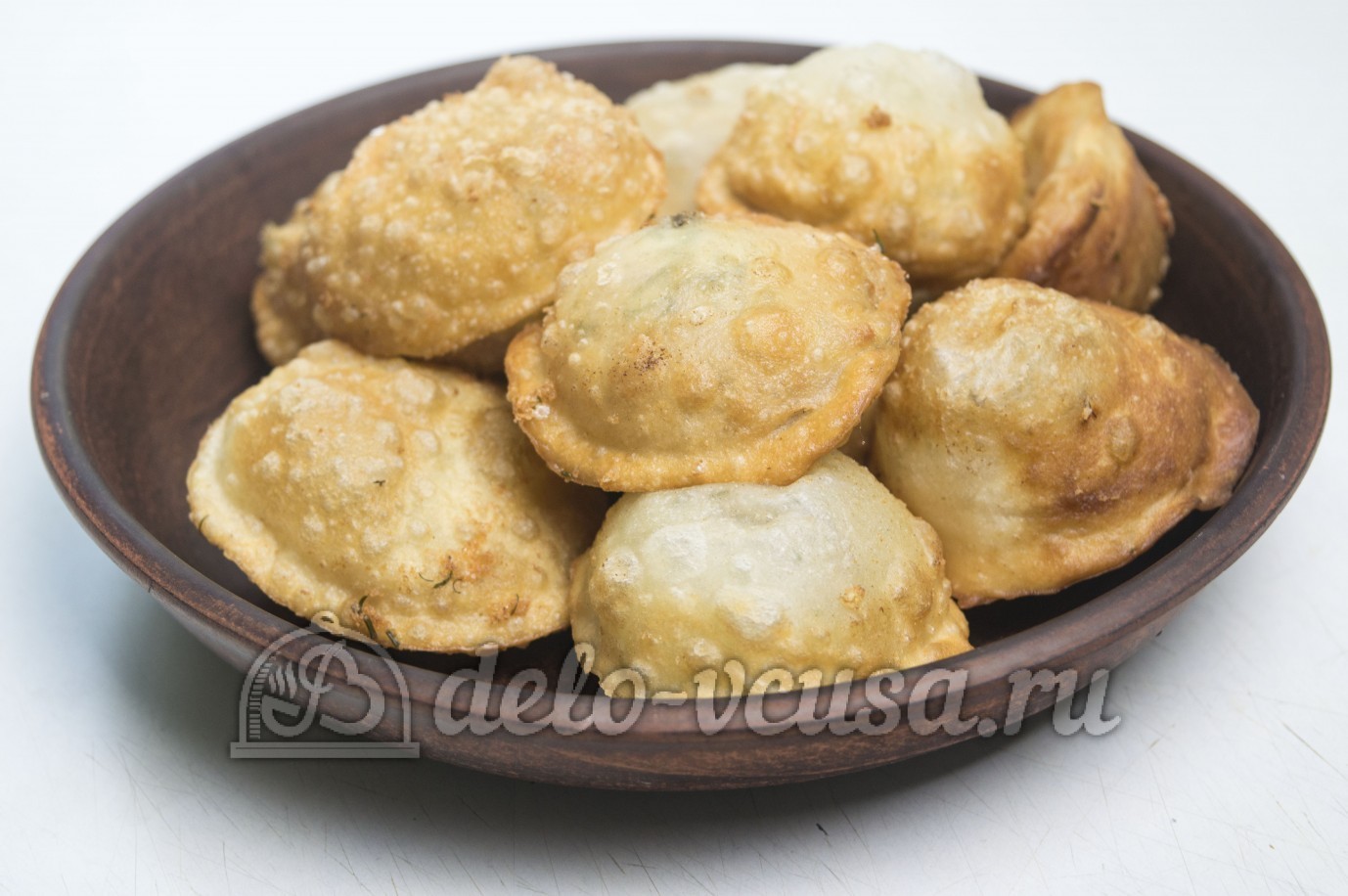 Шаг 9 приготовления Пирожки-бомбочки с салями и сыром