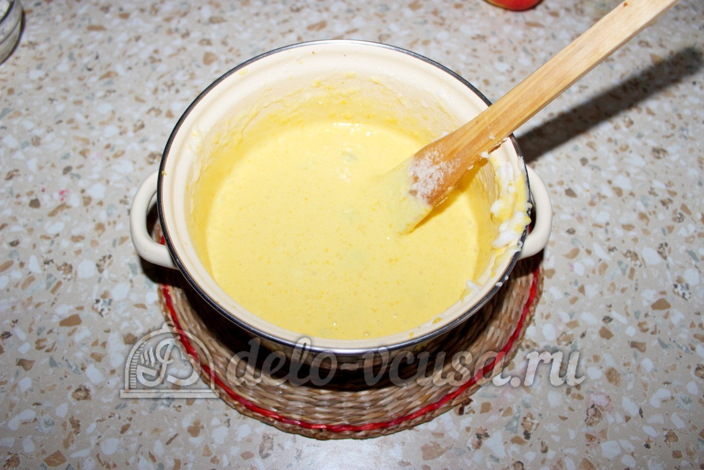 Шаг 10 приготовления Пирог с яблоками и смородиной