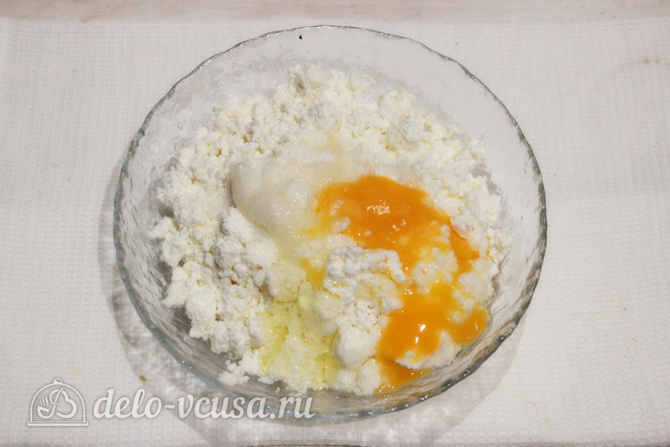 Шаг 2 приготовления Сырники с вареной сгущенкой