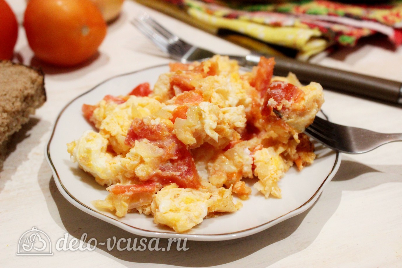 Шаг 8 приготовления Яичница с помидорами и луком