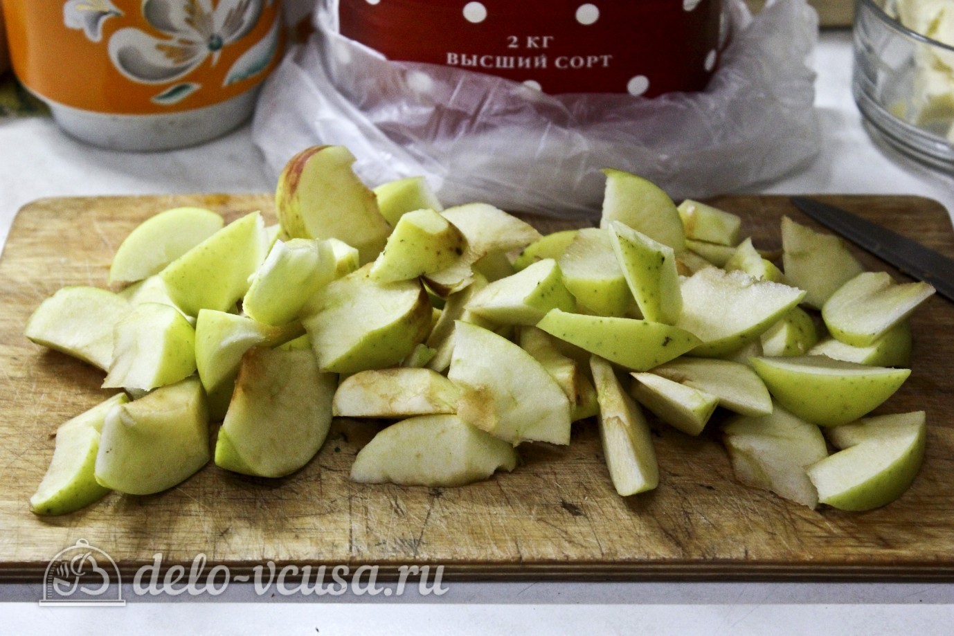 Шаг 2 приготовления Пирог с манкой и яблоками