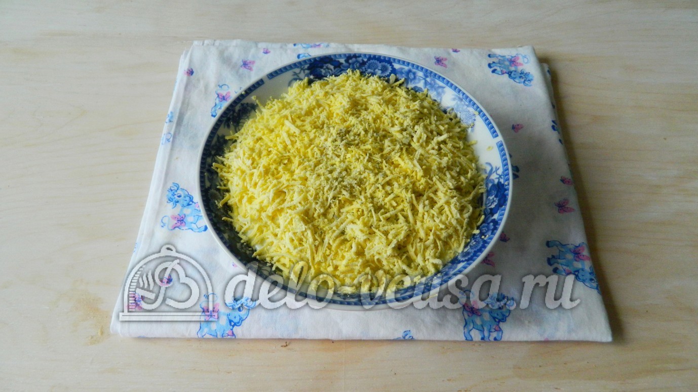 Шаг 8 приготовления Салат Березка с курицей