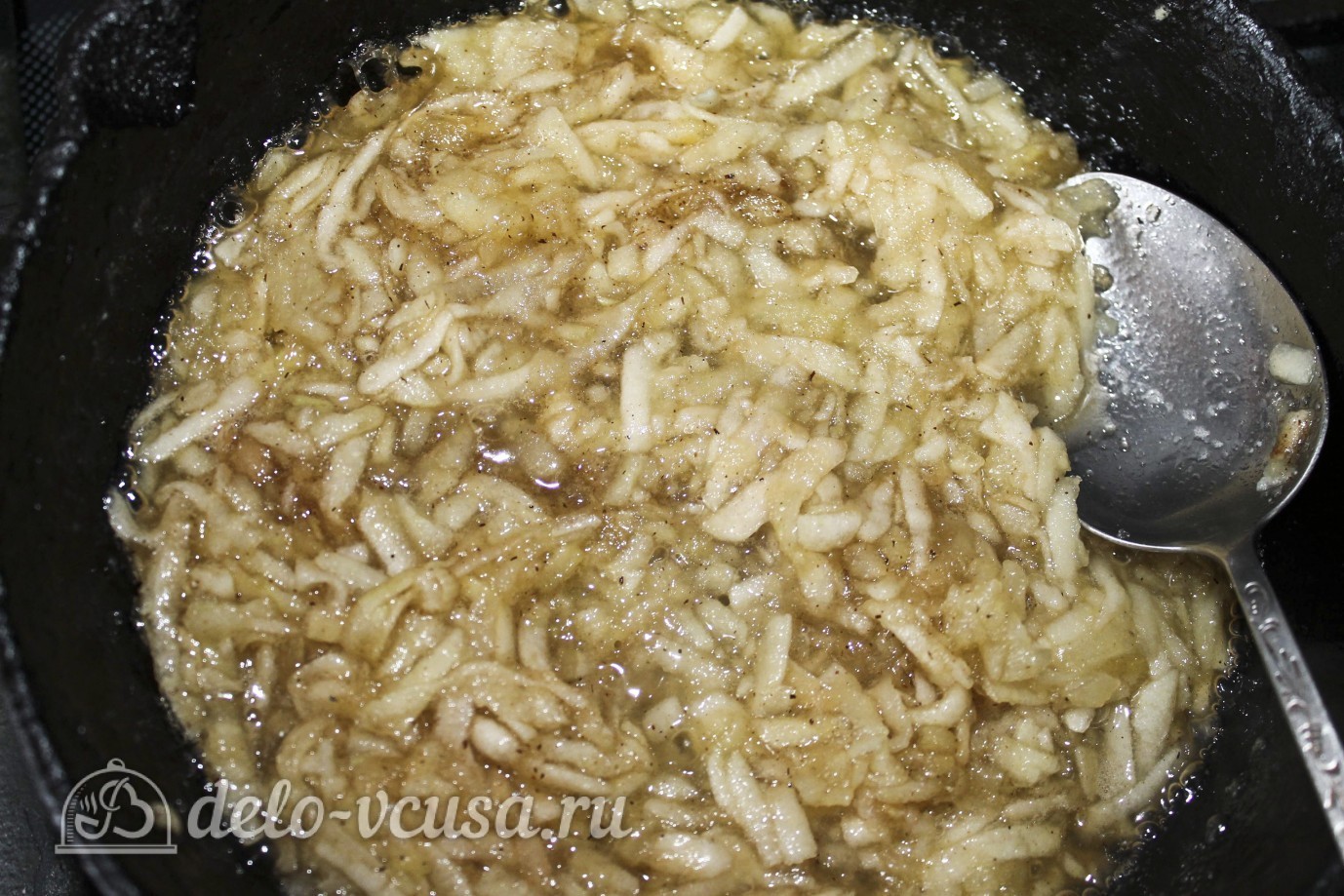 Шаг 10 приготовления Блины с яблоками и корицей