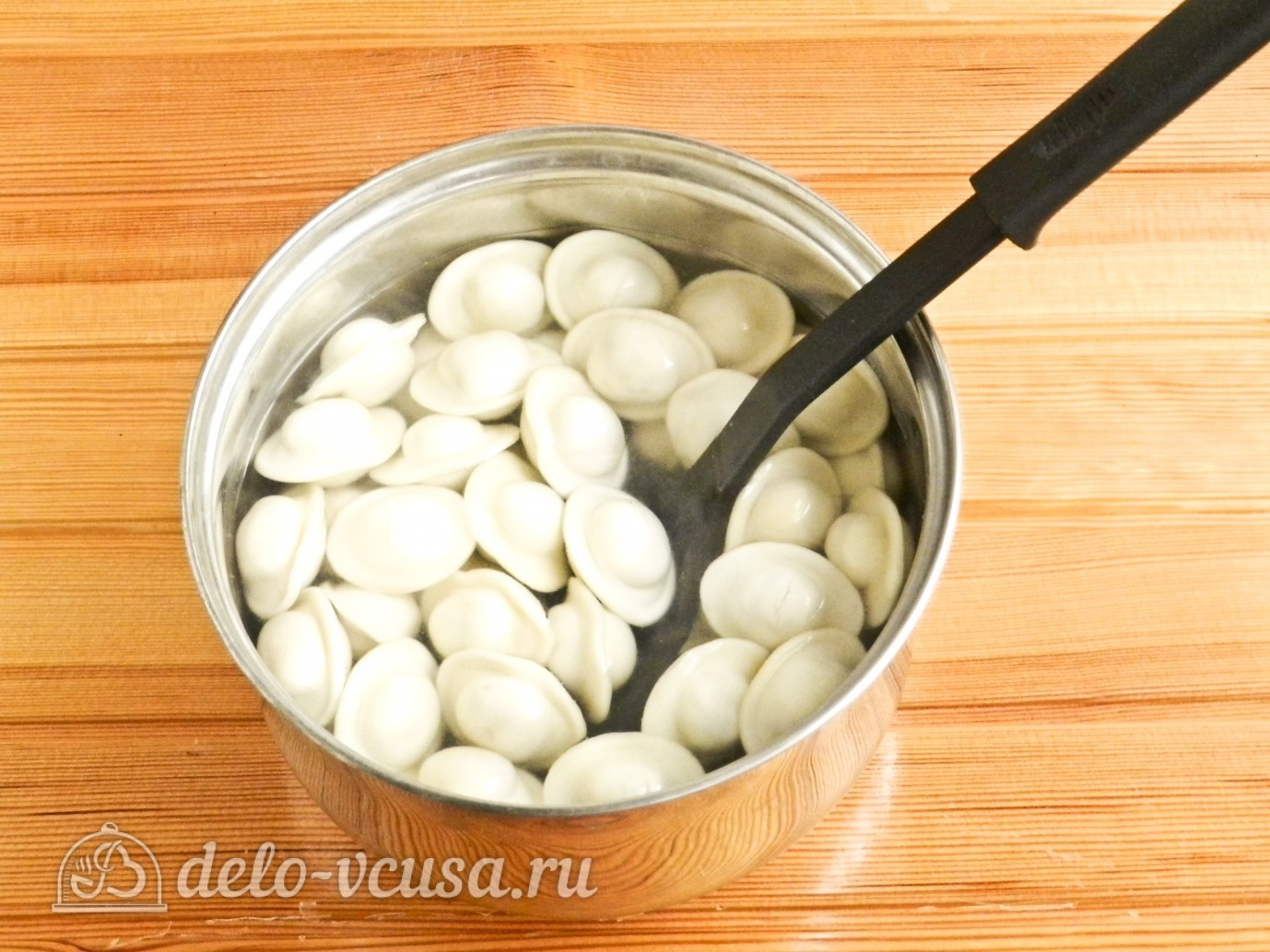 Шаг 1 приготовления Пельмени в горшочках с грибами