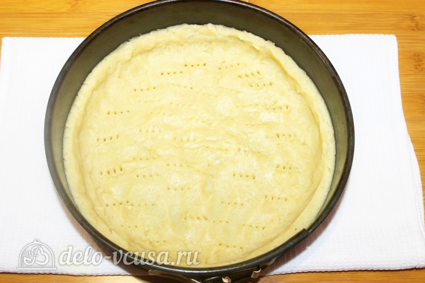 Шаг 7 приготовления Песочный пирог с творогом и ягодами