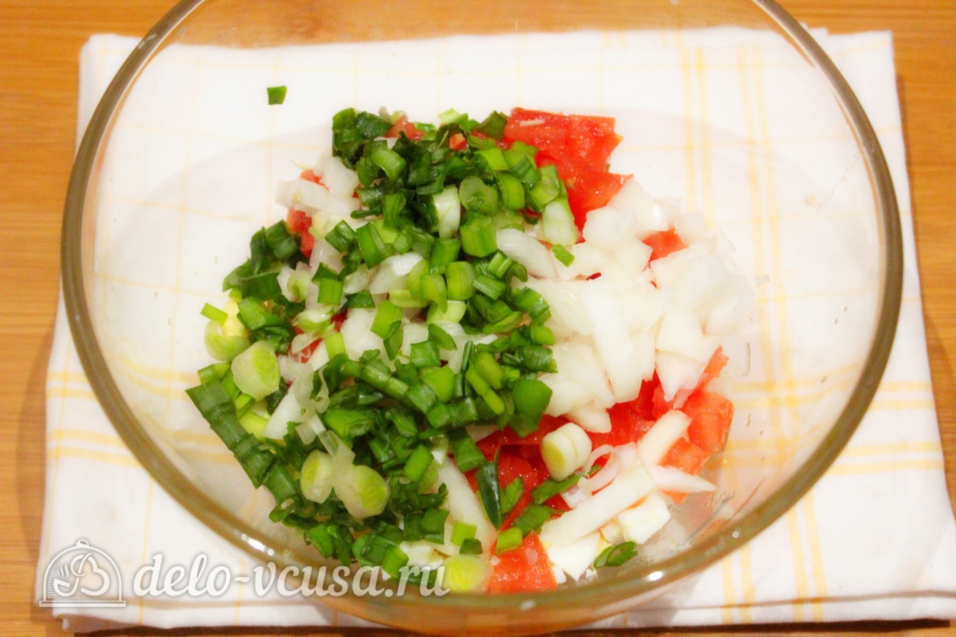 Шаг 4 приготовления Салат с кукурузой и помидорами