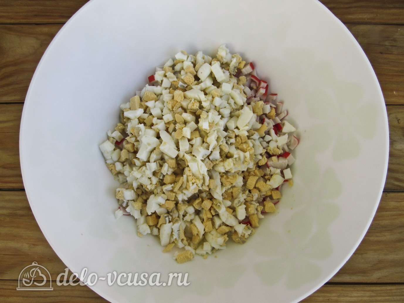 Шаг 3 приготовления Крабовый салат с огурцом
