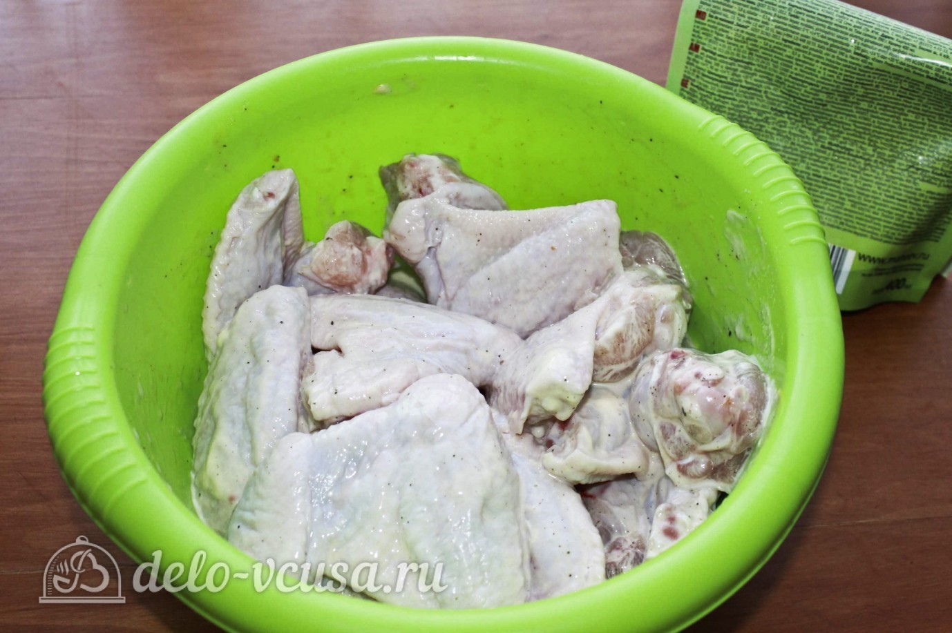 Шаг 3 приготовления Куриные крылышки с картошкой